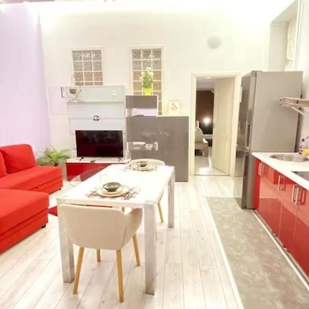 Yes, Yes! Lovely Apartment Good Amenities Budapest Center Экстерьер фото