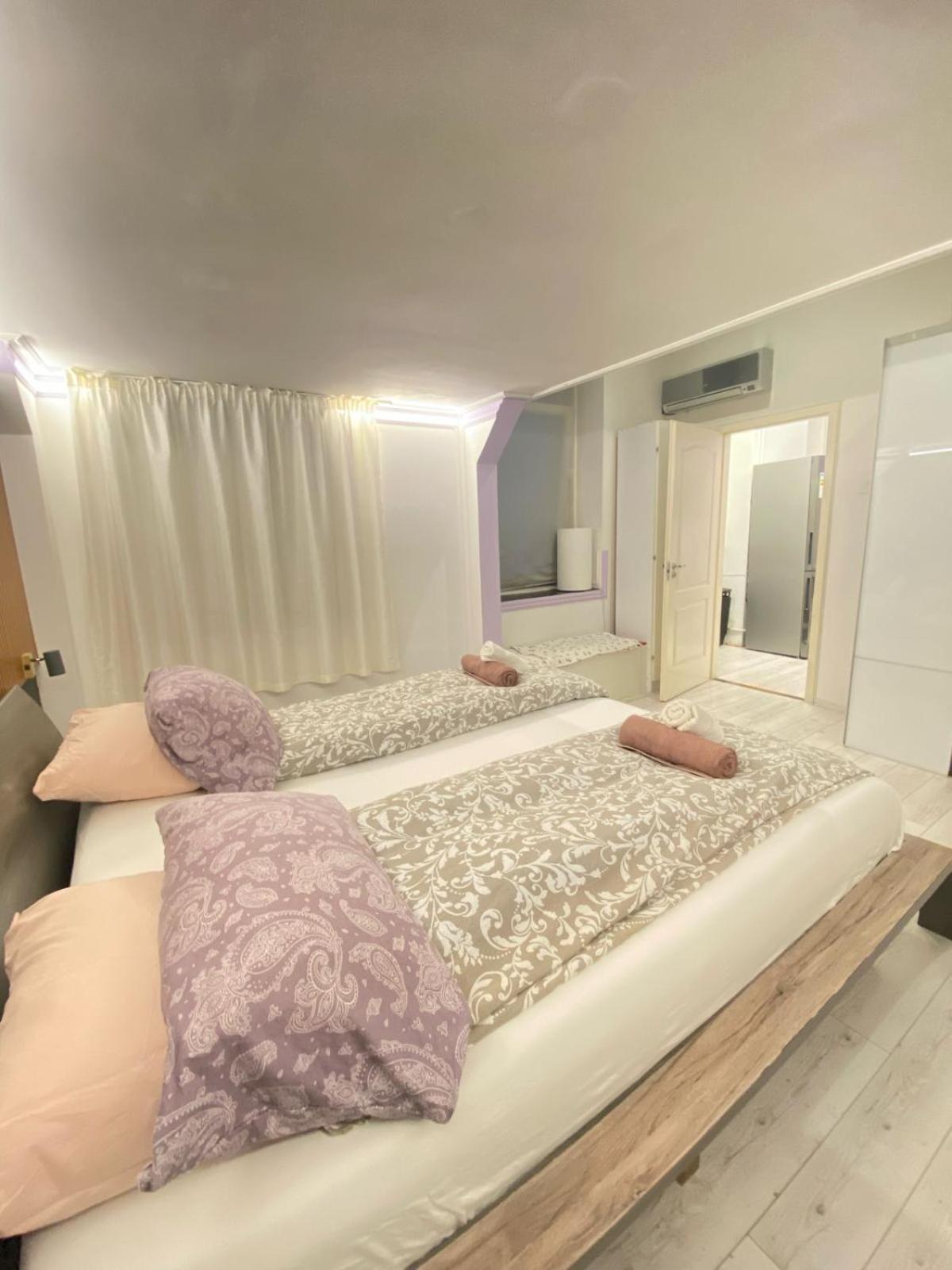 Yes, Yes! Lovely Apartment Good Amenities Budapest Center Экстерьер фото